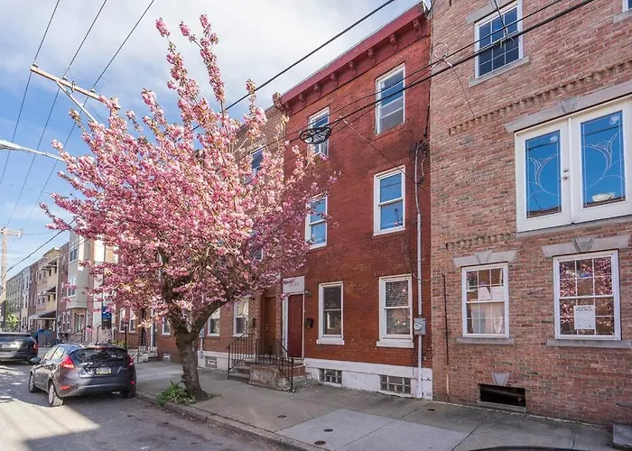 No-Frills 3Br With 2-Car Parking