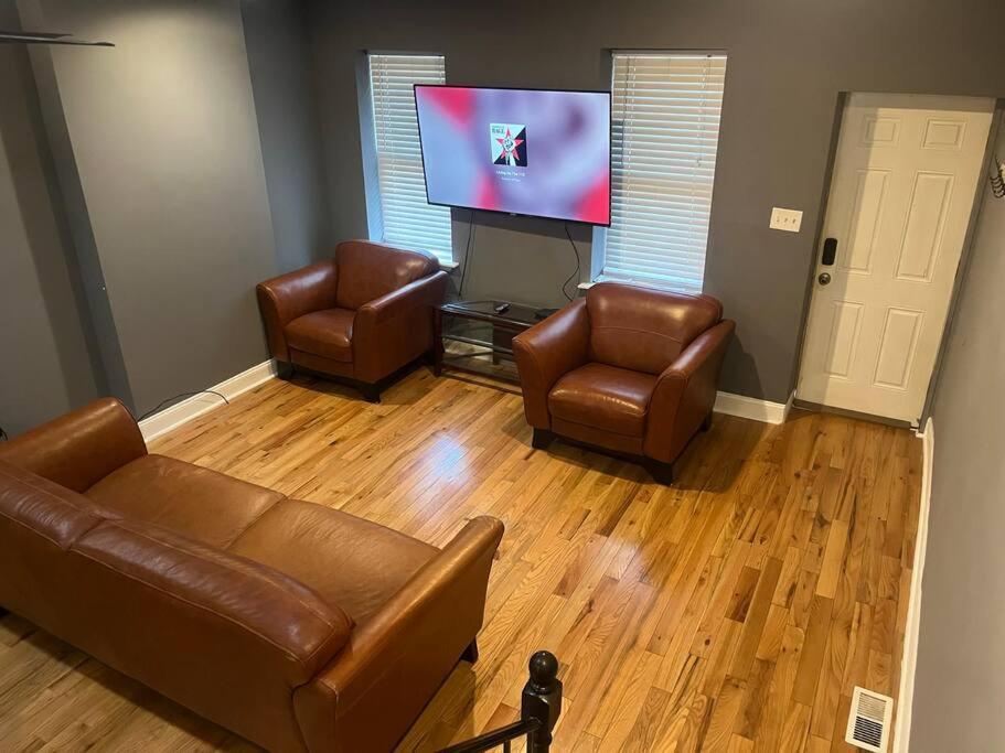 Holiday home No-frills 3br With 2-car Parking