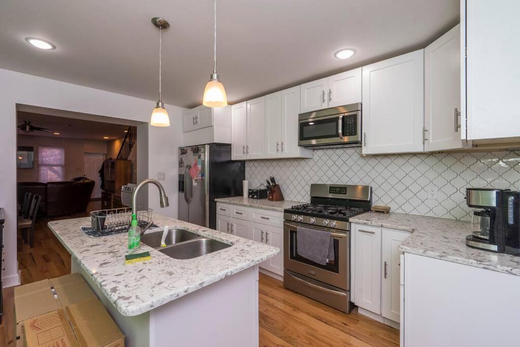 No-frills 3br With 2-car Parking Holiday home *