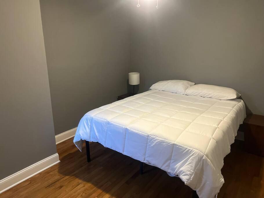 Holiday home No-frills 3br With 2-car Parking